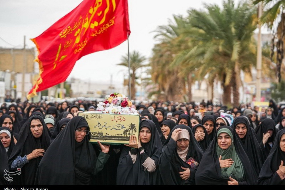 تشییع پیکر مطهر ۲ شهید دوران دفاع مقدس در لامرد - فارس