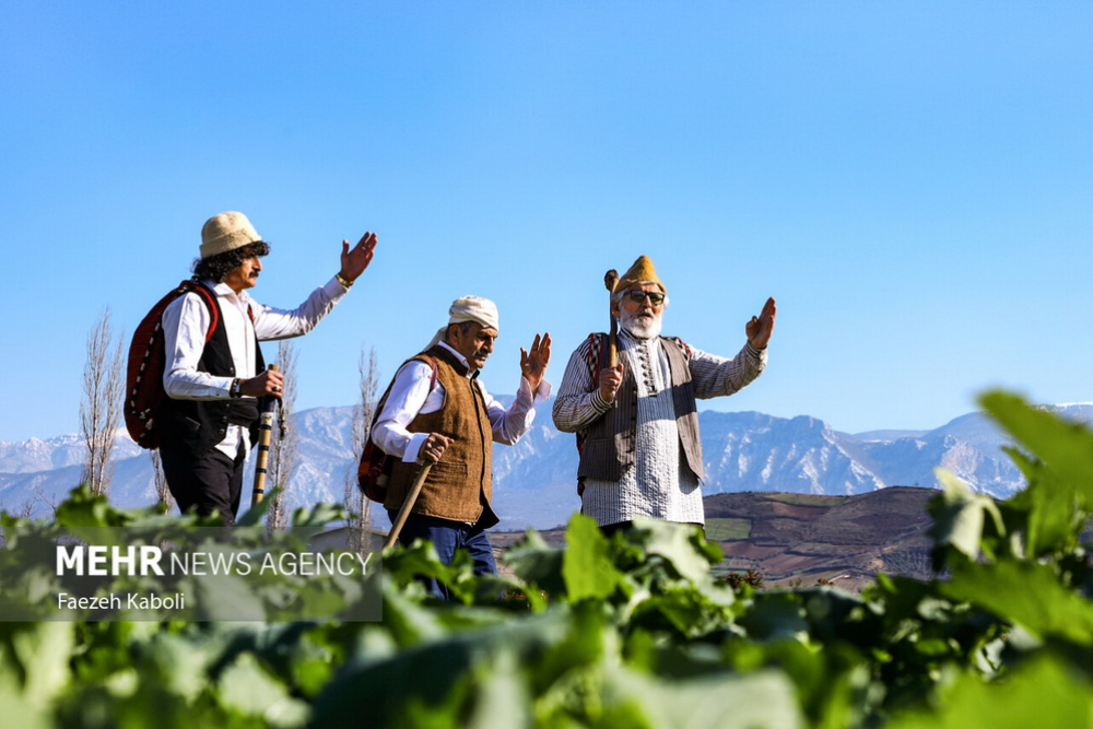 آئین نوروزخوانی در روستای تاریخی کفشگیری