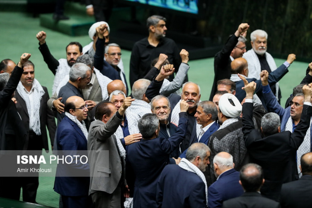 جلسه رای اعتماد وزیر امور اقتصادی و دارایی با حضور رئیس جمهور