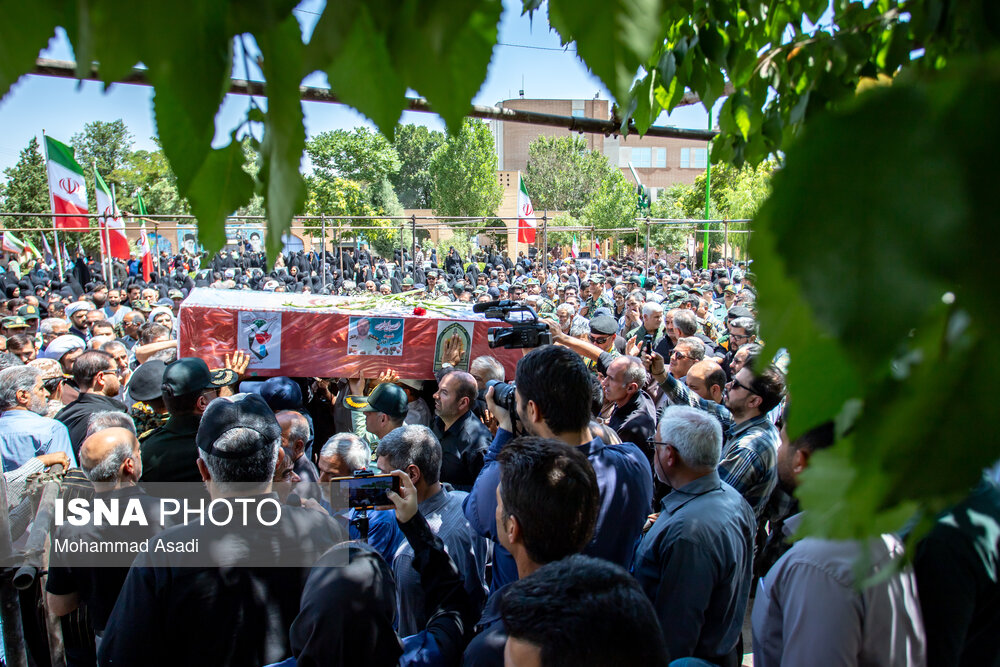تشییع پیکر شهید حسن آقایی در اراک