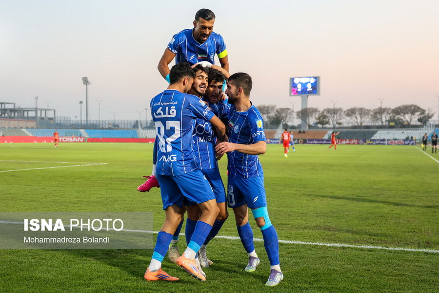 لیگ برتر فوتبال - استقلال و فولاد