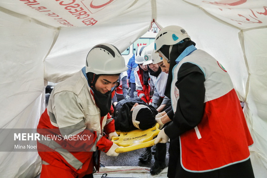 بیست و هفتمین مانور سراسری زلزله در هنرستان خدیجه کبری تبریز