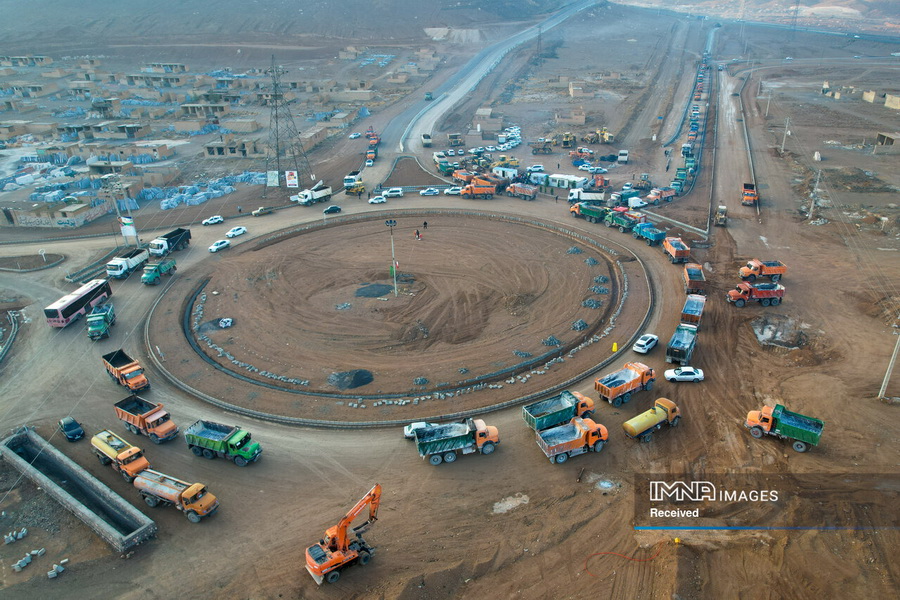 عملیات عمرانی پروژه میدان مادر خمینی‌شهر