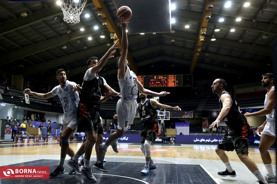 دیدار تیم‌های بسکتبال استقلال - گلنور