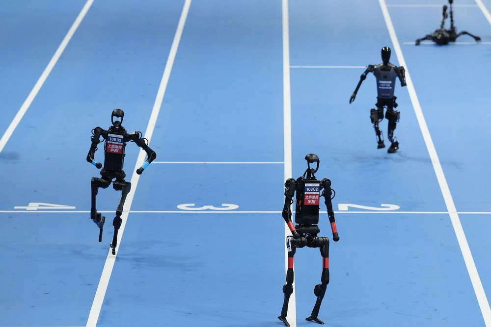 مسابقات ربات های انسان نما در چین