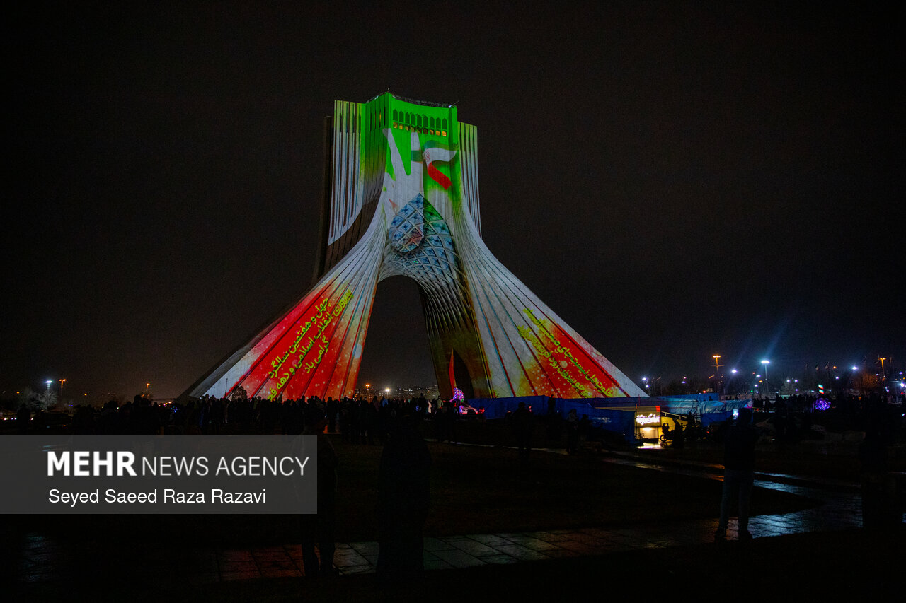 نورپردازی سه بعدی (ویدئو مپینگ) به مناسبت شب چهل و هفتمین سالگرد پیروزی انقلاب اسلامی در برج آزادی