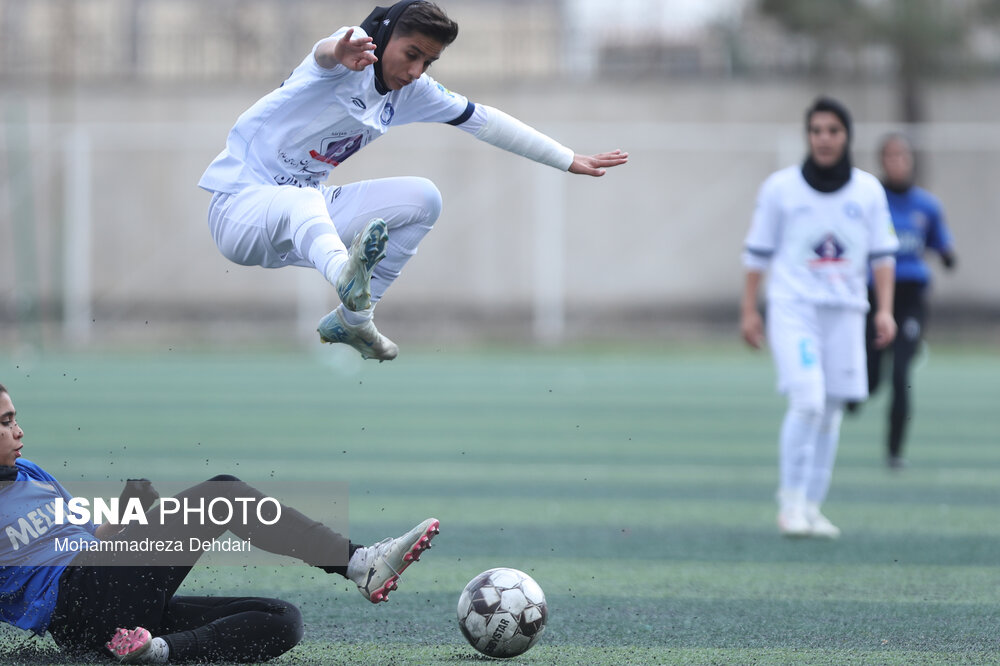 هفته هجدهم لیگ برتر فوتبال بانوان؛ فرا ایساتیس کران - گل گهر